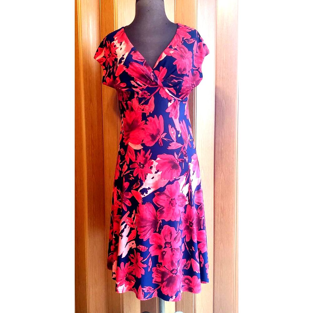 Jones Wear Dress size 6 red & blue floral print fit and flare dress